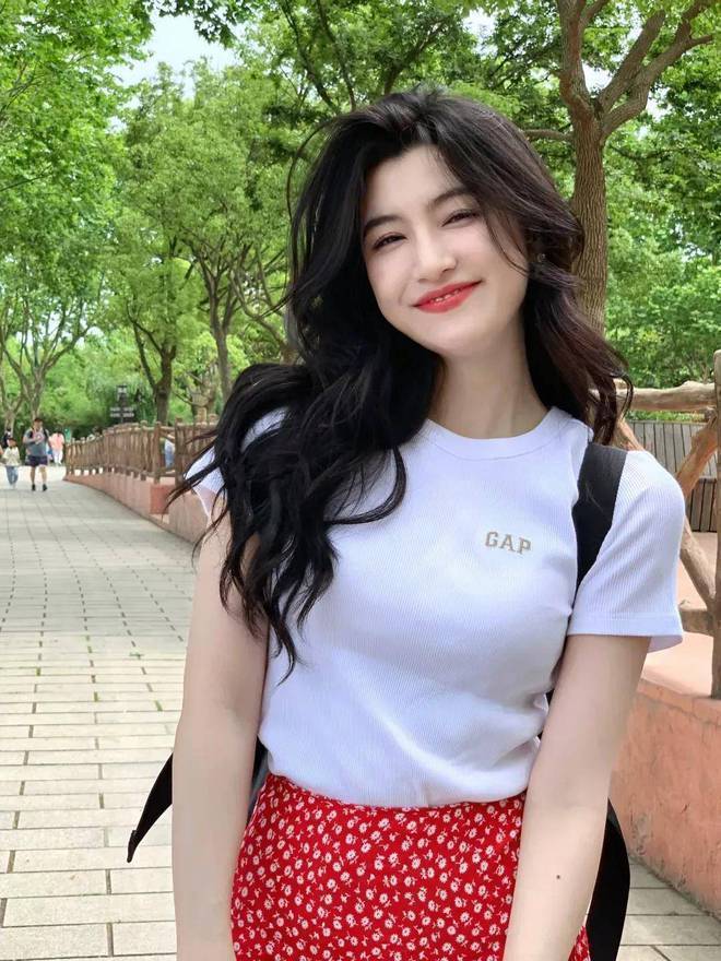 自己的服装风格与搭配技巧瓦力娱乐棋牌如何选择适合(图5)