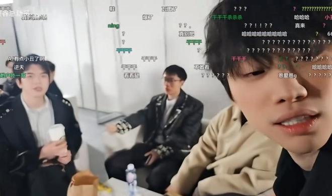 首次线下硬碰AJ被戏耍姿态只能尬笑瓦力游戏试玩LPL大B和大姿庄园(图3)