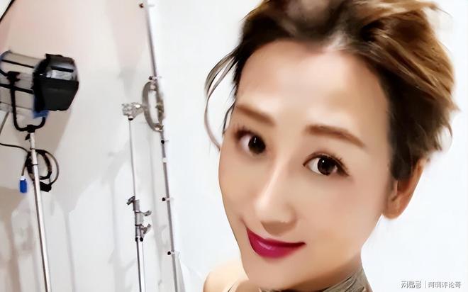 夫5年剖4胎如今她的下场怪不了别人瓦力棋牌游戏生孩子上瘾？蒋丽莎为丈(图5)