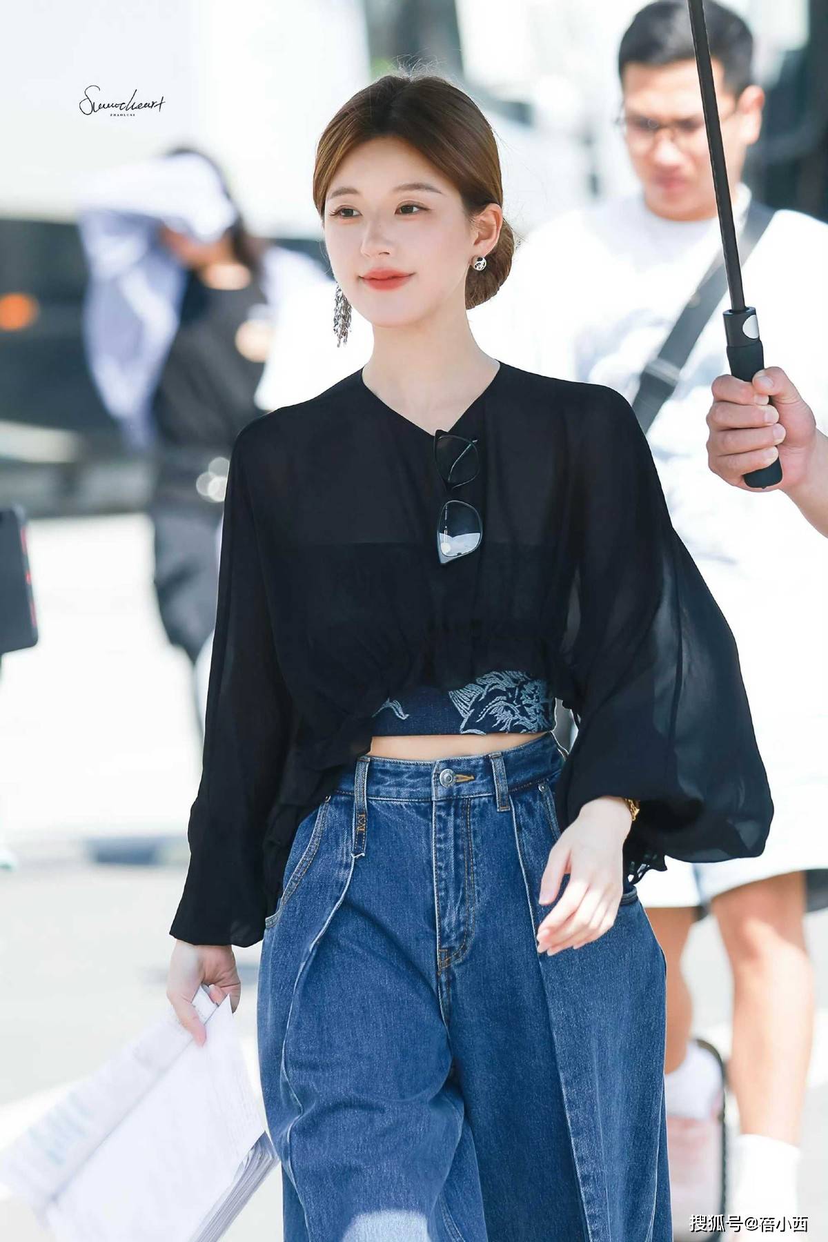 戴对称才好看果然时尚的尽头是国风瓦力棋牌游戏赵露思穿新中式耳环不(图7)